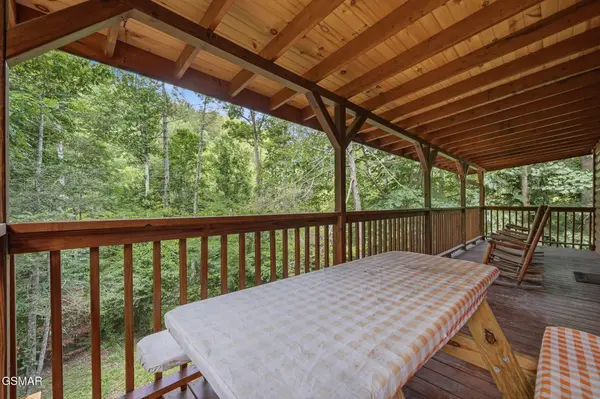 2230 Cove Creek Drive, Sevierville, TN 37862