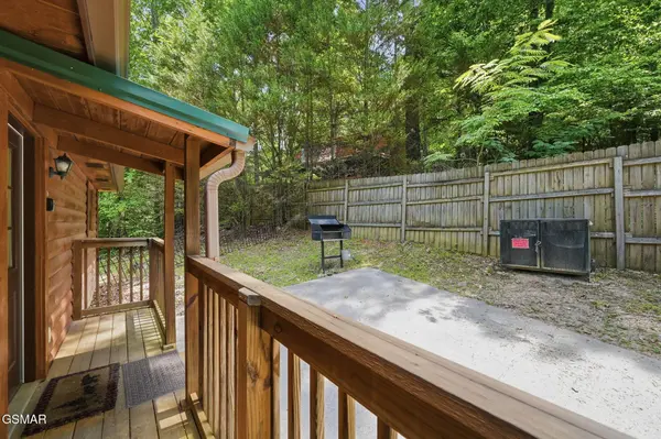 2230 Cove Creek Drive, Sevierville, TN 37862