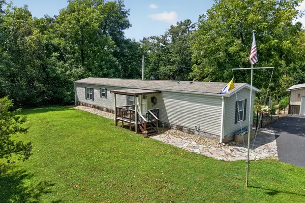1757 Byrdstown Hwy, Livingston, TN 38570