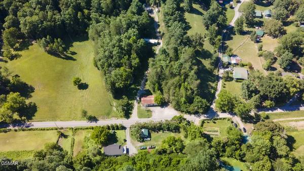 463 Lovers Lane, Townsend, TN 37882