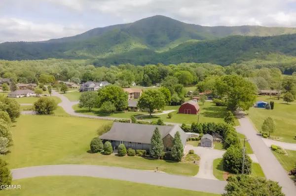 3938 Katy Hollar Road, Sevierville, TN 37862
