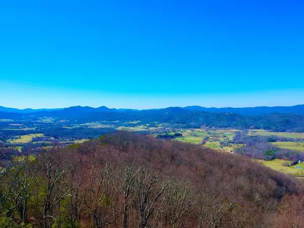 1 RAVENS DEN Way, Sevierville, TN 37862