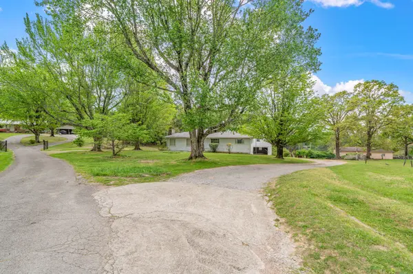 126 Hicks Ln, Rockwood, TN 37854