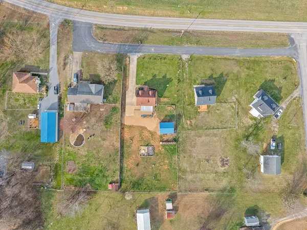 5483 Roaring Springs Rd, Cadiz, KY 42211