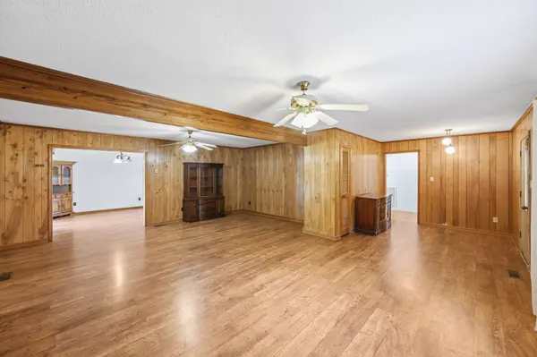 2225 Sand Ridge Rd, Lexington, TN 38351