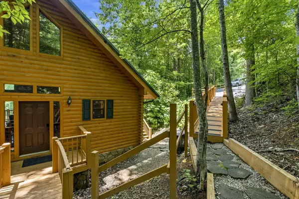 820 Pinnacle Vista Rd, Gatlinburg, TN 37738