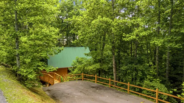 820 Pinnacle Vista Rd, Gatlinburg, TN 37738