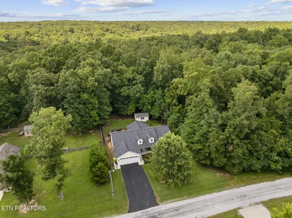 615 Apoka Lane, Crossville, TN 38572