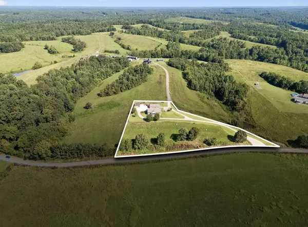 500 Hurricane Creek Rd, Mc Ewen, TN 37101