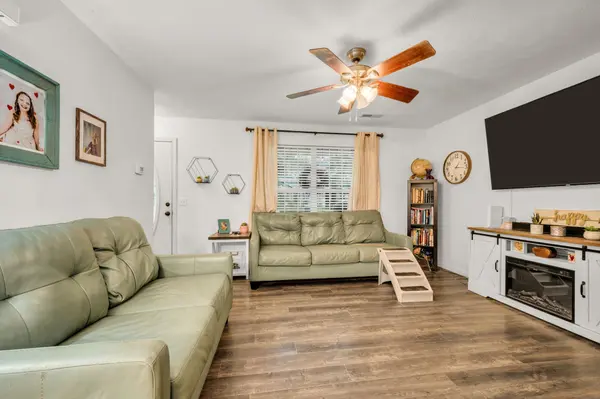 126 Silver Leaf Cir, Dickson, TN 37055