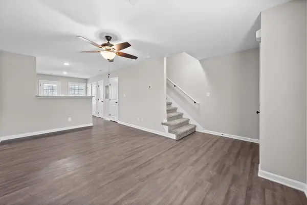 418 Peachers Mill Rd #F2, Clarksville, TN 37042