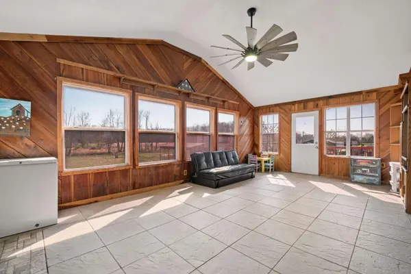 324 Laster Holman Lane, Decherd, TN 37324