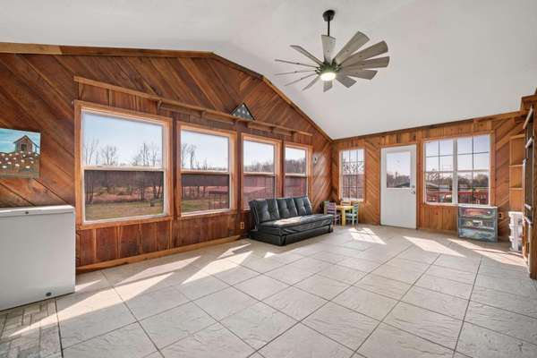 324 Laster Holman Lane, Decherd, TN 37324