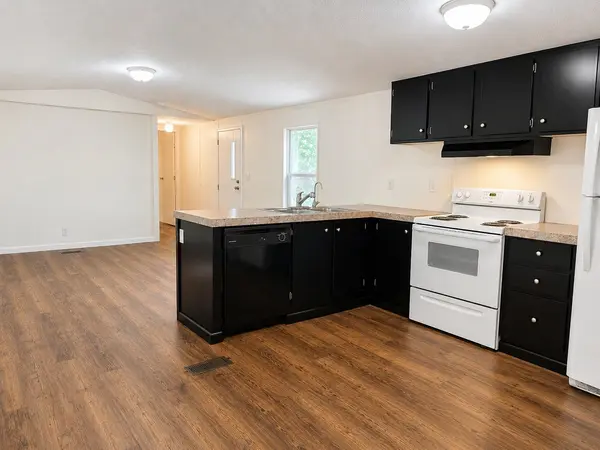 247 Towee Falls Rd, Tellico Plains, TN 37385