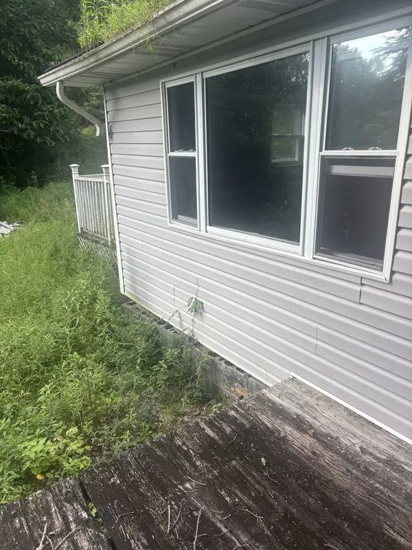 216 Collins St, Sneedville, TN 37869