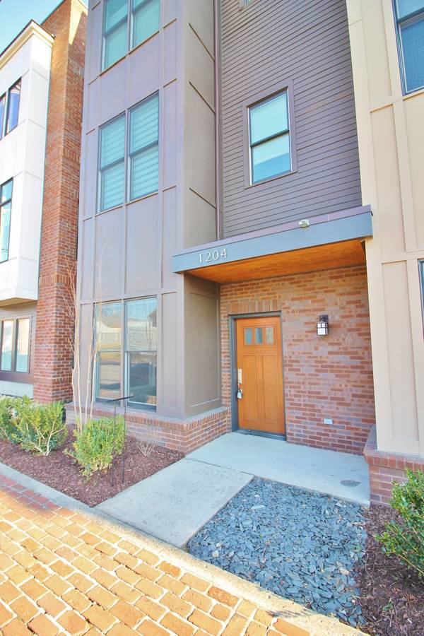 1204 6th Ave #N, Nashville, TN 37208
