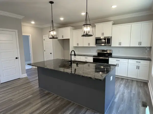 562 Pongracz Way, Clarksville, TN 37042