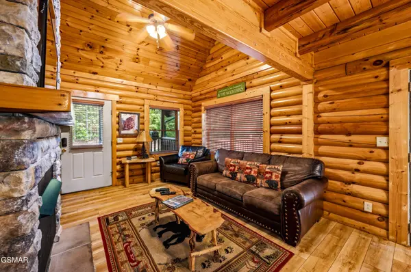 1857 Elk Springs Way, Gatlinburg, TN 37738