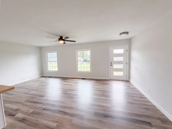 235 Sumner Ave, Gallatin, TN 37066