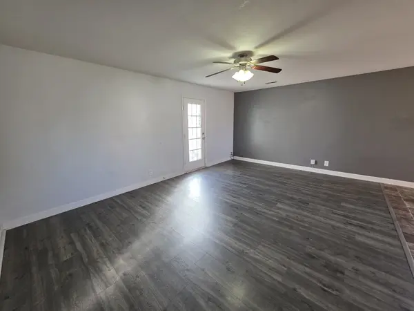208 Alysheba Ct, Oak Grove, KY 42262