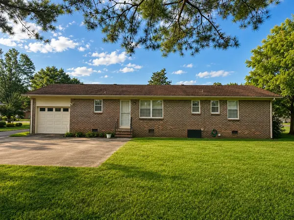1008 Brindley Dr, Pulaski, TN 38478