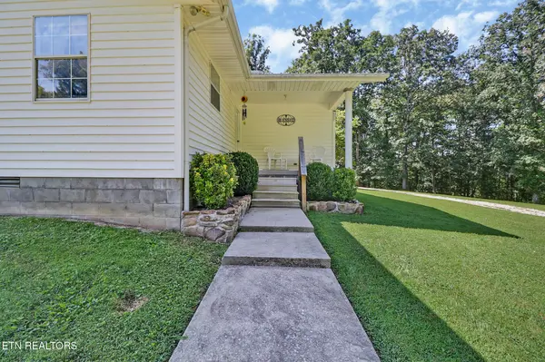 785 Dunford Lane, Allardt, TN 38504