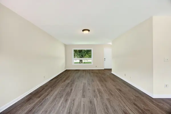 735 Cloud Dr, Clarksville, TN 37043