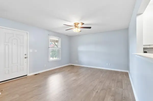 737 W Creek Dr, Clarksville, TN 37040