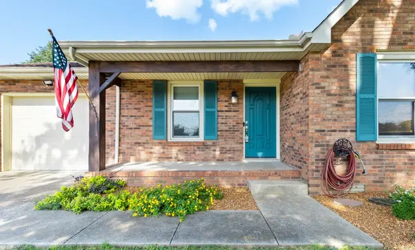 737 W Creek Dr, Clarksville, TN 37040