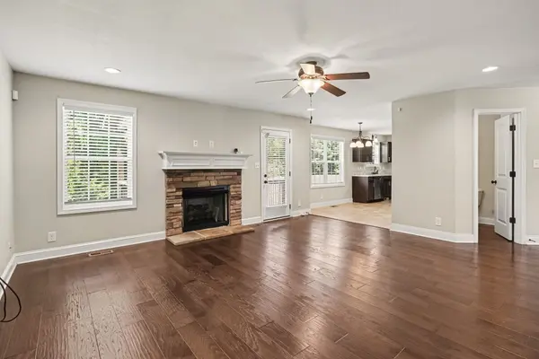 969 Harding Dr, Clarksville, TN 37042