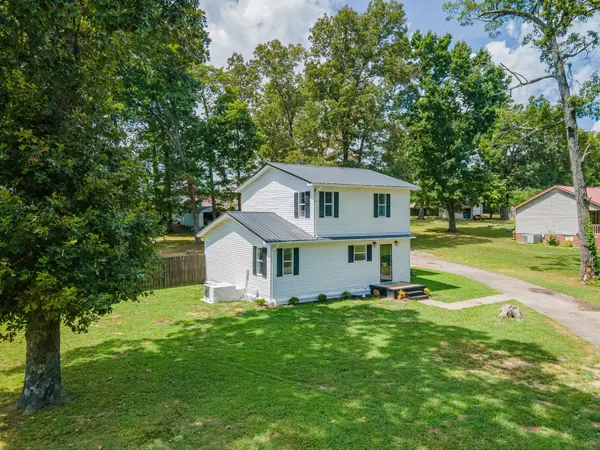 521 Parkway Rd, Tullahoma, TN 37388