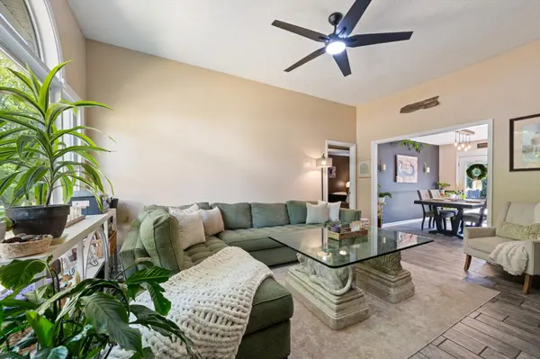 214 Oakdale Dr, White House, TN 37188