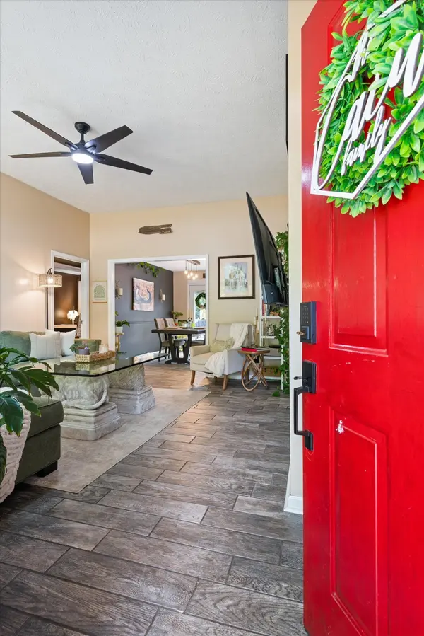 214 Oakdale Dr, White House, TN 37188