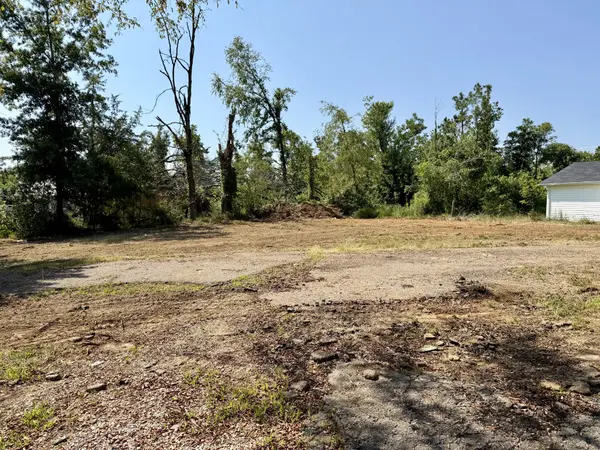 456 Pharr Ave, Selmer, TN 38375