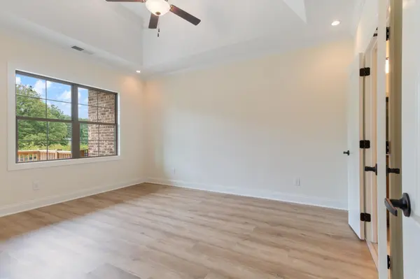 452 W Foxrun, Springfield, TN 37172