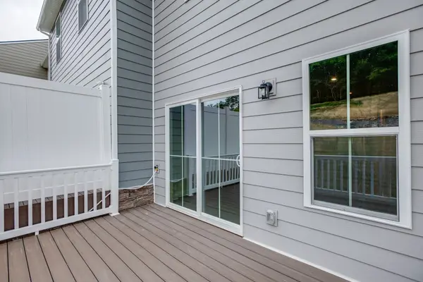 1041 Mountain View Dr, Thompsons Station, TN 37179