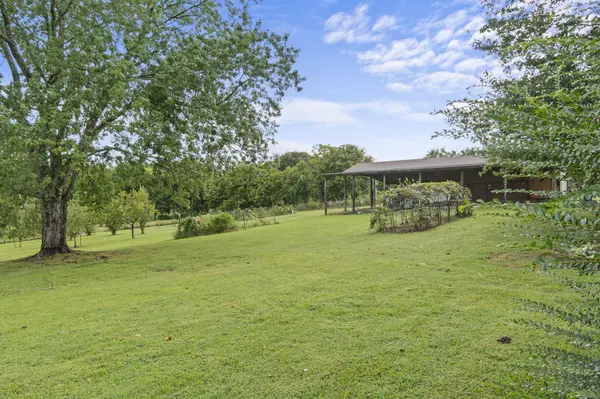 3689 Trousdale Ln, Columbia, TN 38401