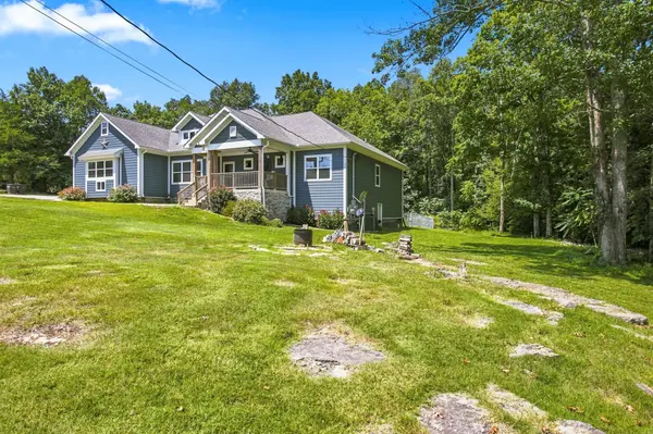 5474 Creek View Rd, Columbia, TN 38401