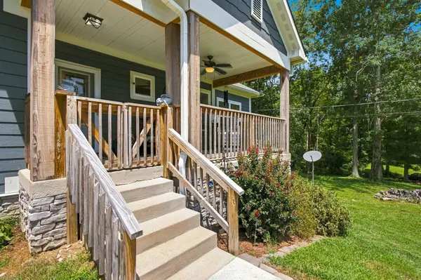 5474 Creek View Rd, Columbia, TN 38401