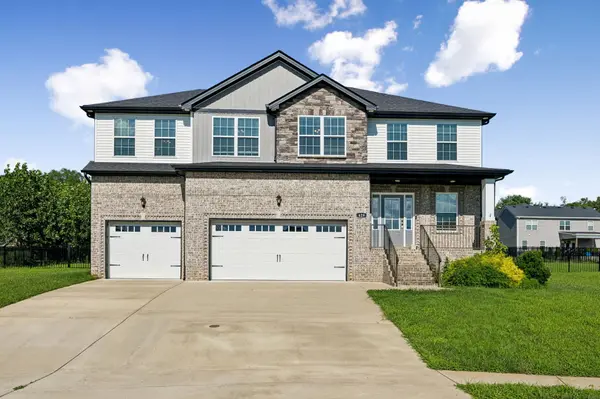 429 Crestwicke Ct, Clarksville, TN 37043