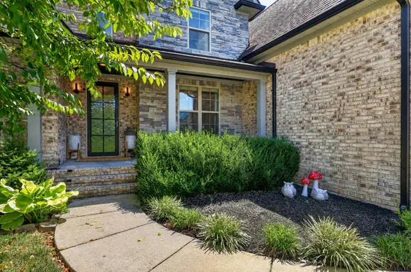8007 June Apple Ln, Spring Hill, TN 37174