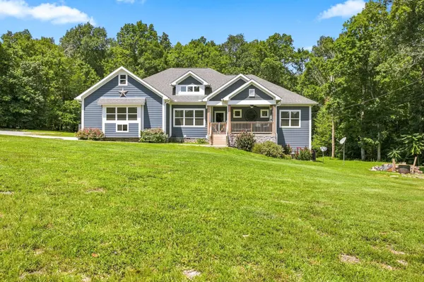 5474 Creek View Rd, Columbia, TN 38401