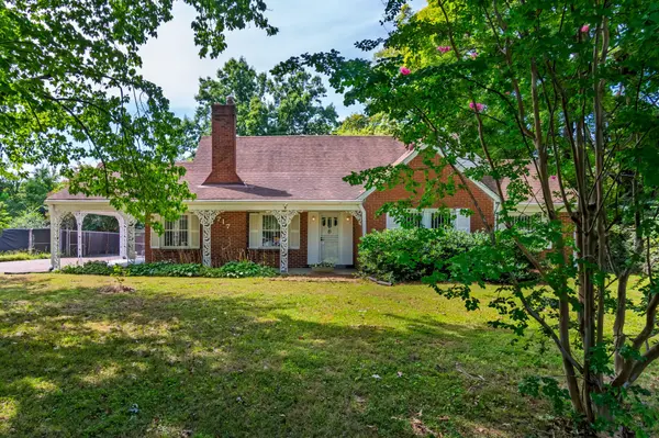 717 Currey Rd, Nashville, TN 37217