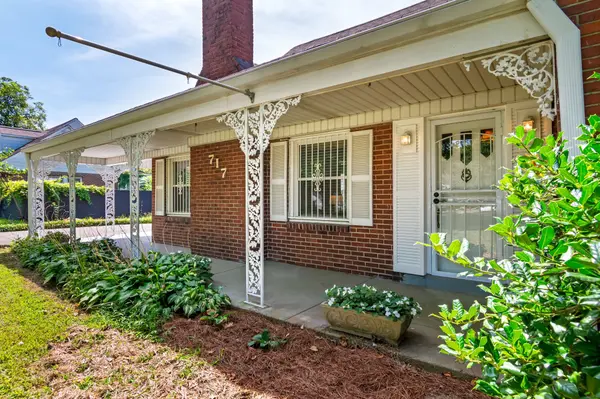 717 Currey Rd, Nashville, TN 37217