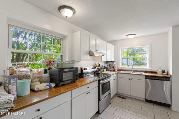 100 Pallas Rd, Oak Ridge, TN 37830