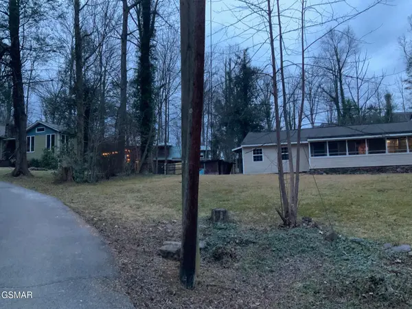 517 Laurel Avenue, Gatlinburg, TN 37738