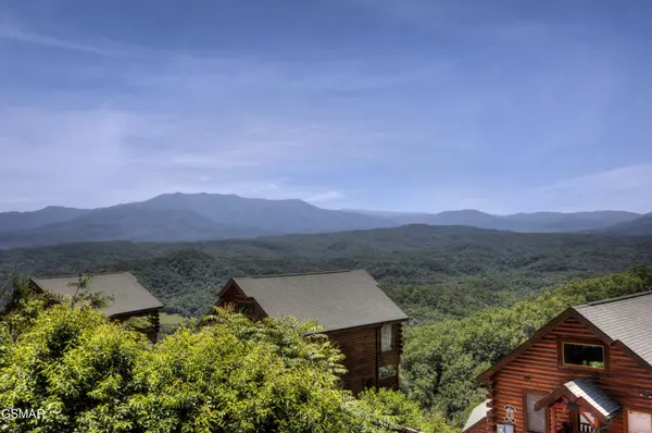 2326 Top Of The World Drive, Sevierville, TN 37876
