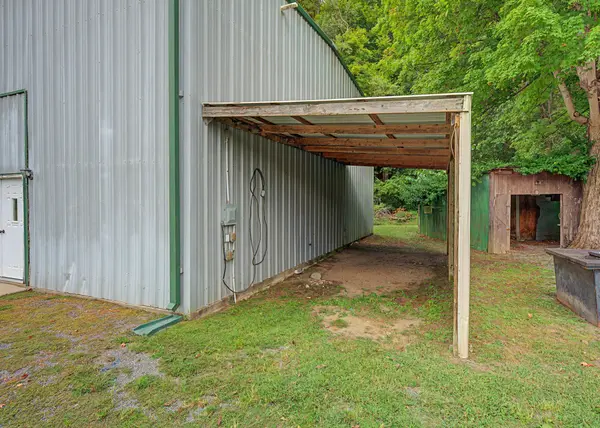 500 E Main St, Red Boiling Springs, TN 37150