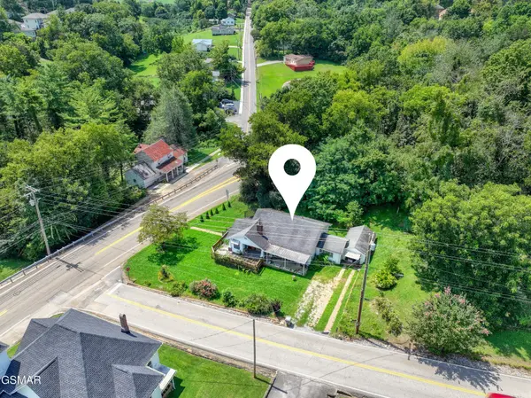 1103 Academy Circle, Dandridge, TN 37725