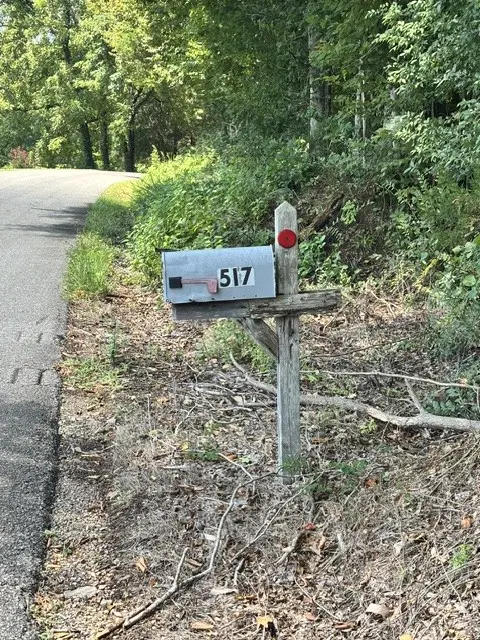 517 W Little Richland Rd, Waverly, TN 37185